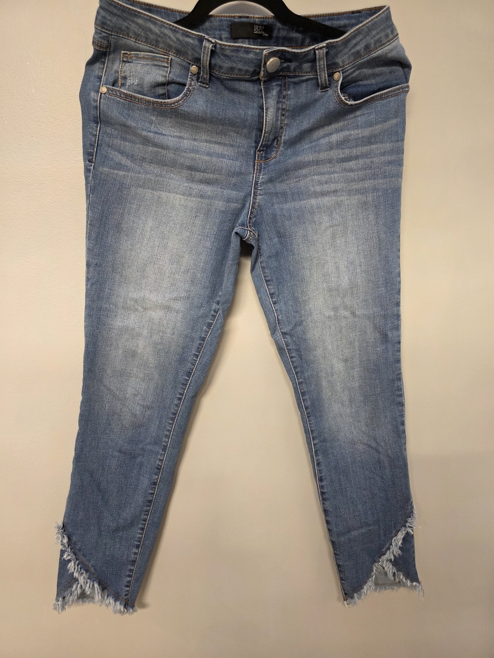 1822 Denim Cropped Ankle Skinny Jeans Frayed, Asymmetrical